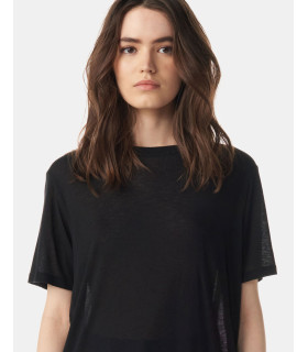 Yalina V t-shirt